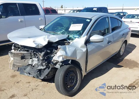 2016 Nissan Versa 1.6 S z USA, uszkodzony, nr VIN 3N1CN7AP4GL866254